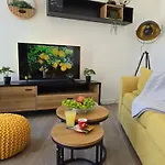Summer アパート ポレッチ