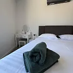 Summer アパート ポレッチ